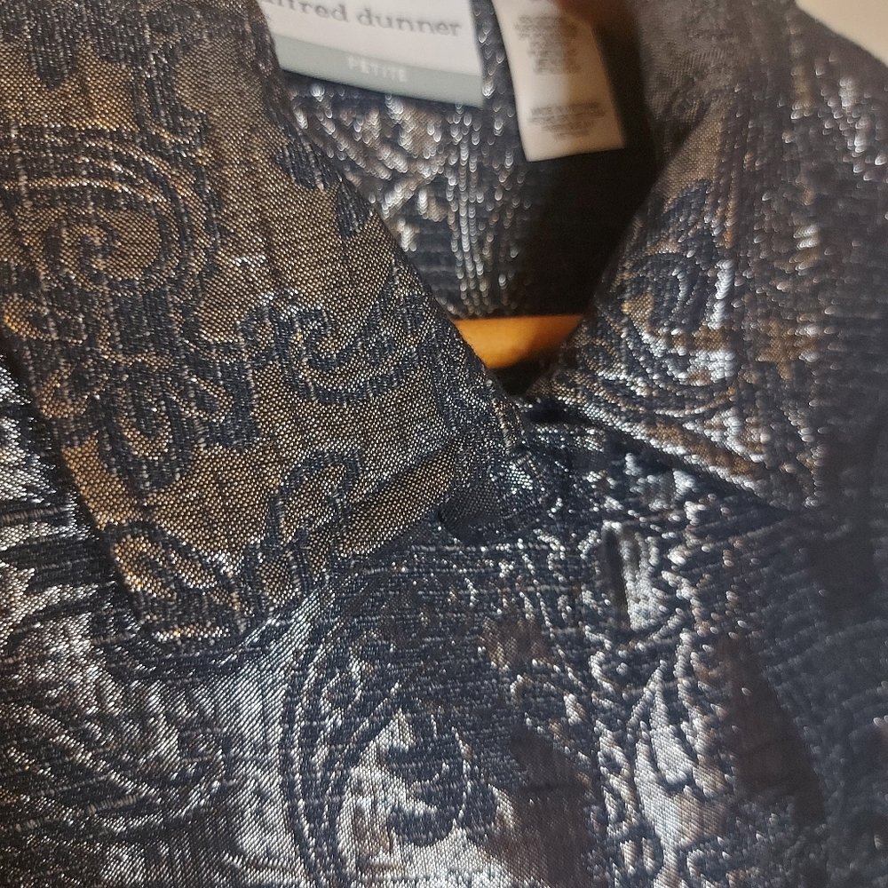 Metallic paisley statement jacket - Picture 6 of 6